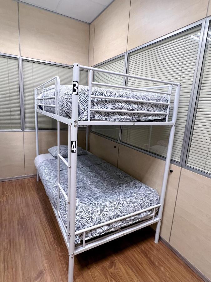 Hostel Acacias Madrid Eksteriør bilde